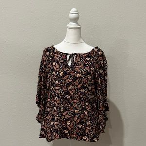 Lauren Conrad navy blue and brown floral top
Size: L
Great condition